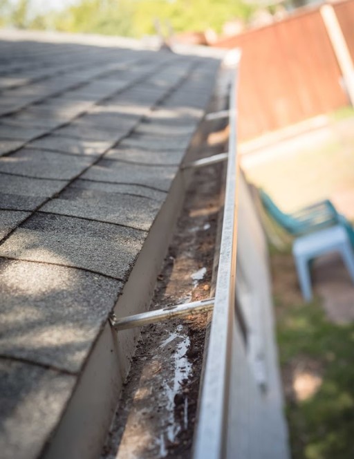 clean gutters in Florida