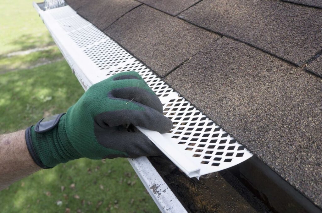 gutter maintenance in North Port